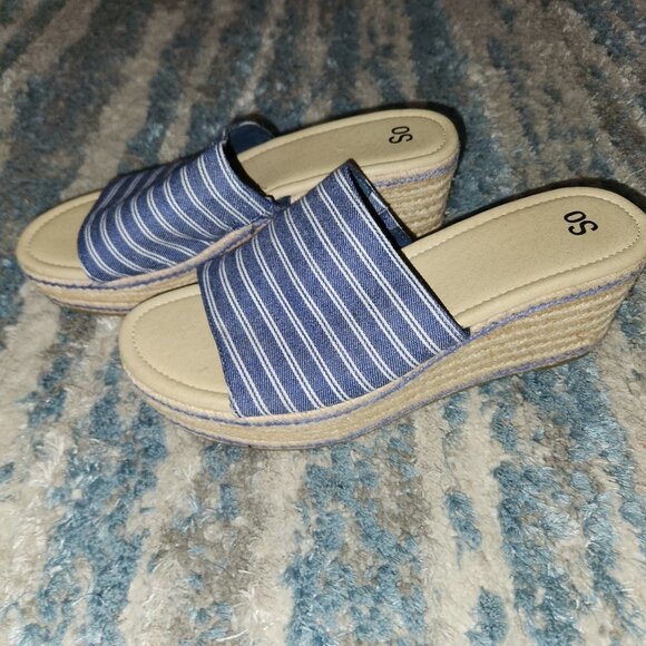 SO® Boysenberry Women's Wedge Slides || 8 EUC - Picture 3 of 8
